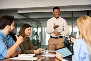 how to praise employees
